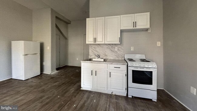 Photo - 5003 Penn St Unit 1F