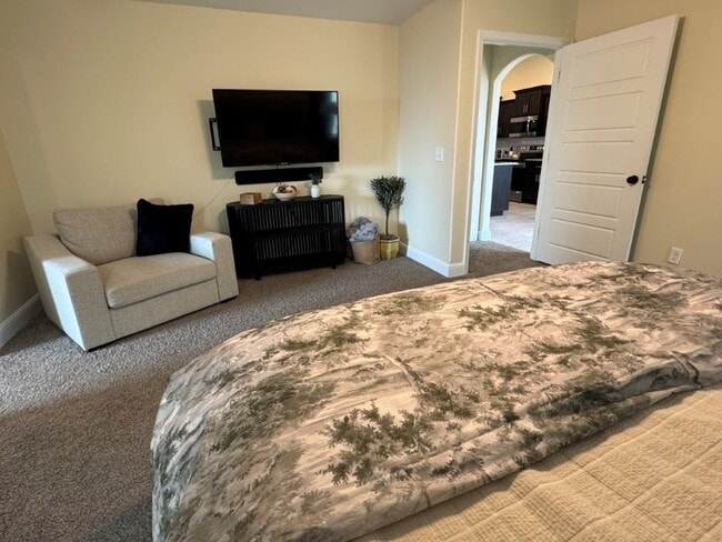 Photo - 2415 England Ln