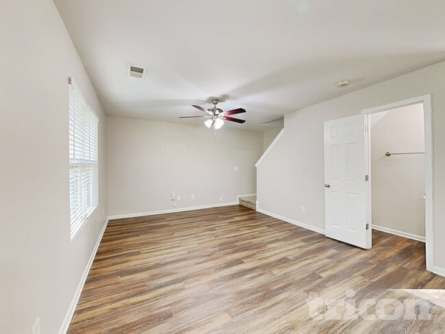 Photo - 4748 Brewer Dr