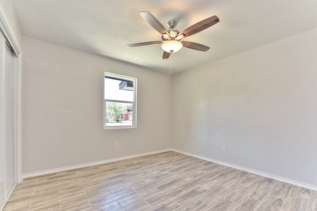 Photo - 701 W Chavez St