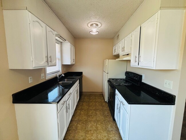 Building Photo - Par Lane Unit 6720 W Par Ln #3