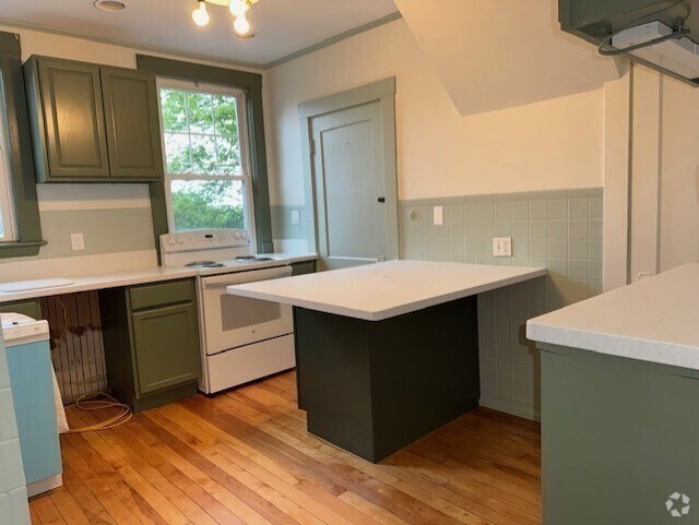Building Photo - 117 Brown Ave Unit 2 Rental