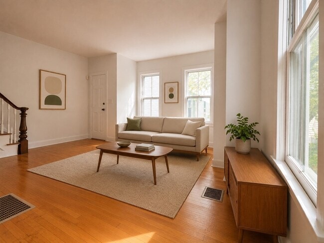 Photo - 128 Hamilton St