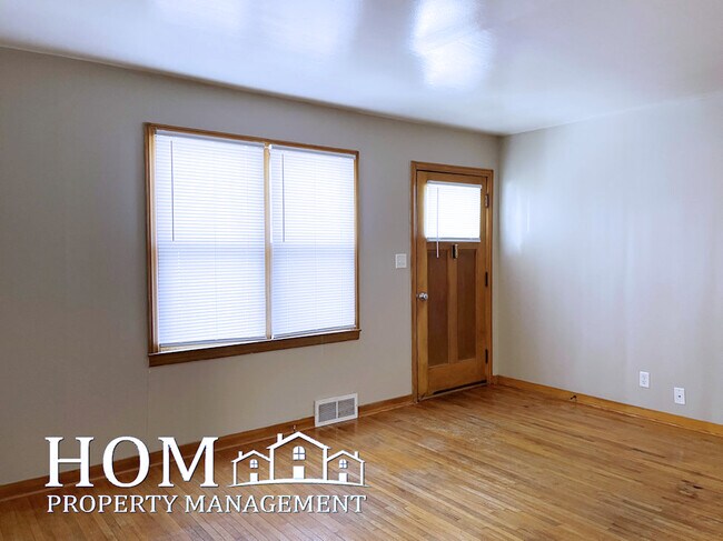 Photo - 103 4th Ave SE