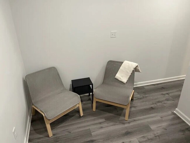 1622 18th St SE Unit 1B