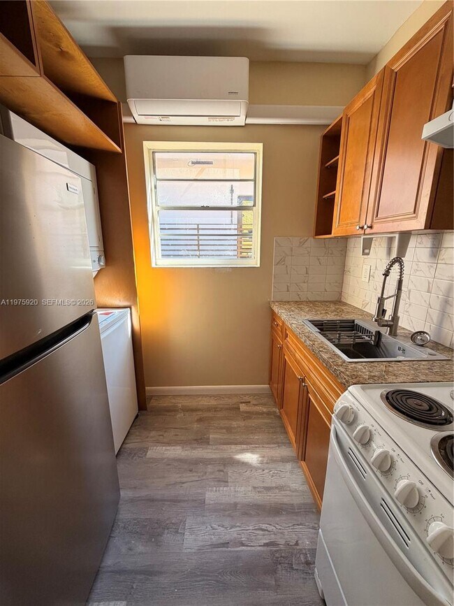 Photo - 1043 NW 2nd St Unit 18