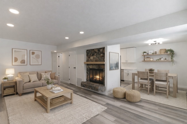 Building Photo - 8202 Mentra St Unit C