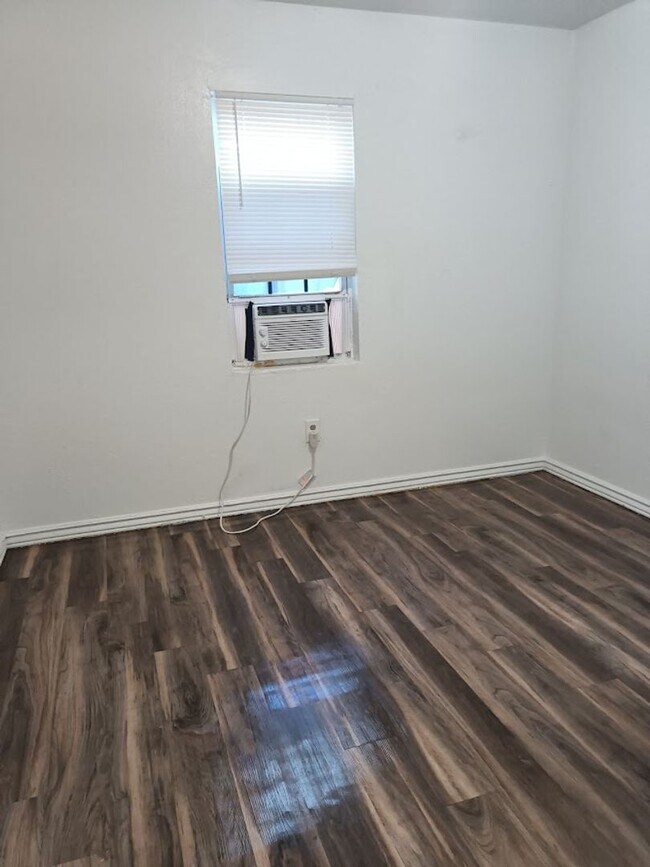 Photo - 5016 Drexel Ave