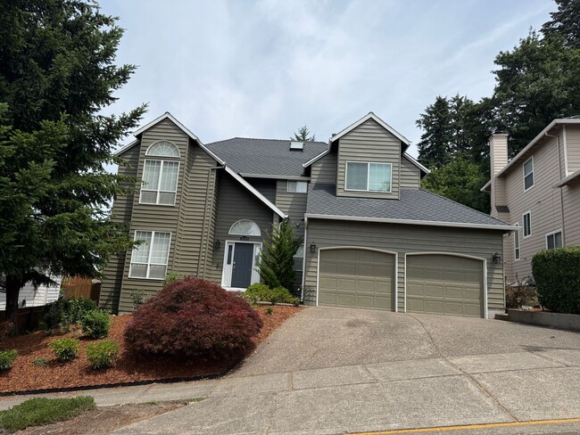 Building Photo - Light-Filled 3 Bedroom Retreat with Waterfall & Fully Fenced Yard