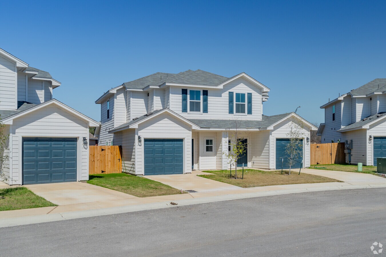 Photo - 8619 Valentina Way