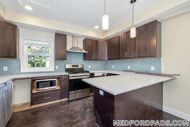 Photo - 70 Stanley Ave Unit 1