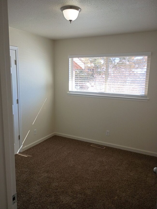 Photo - 3225 Lucerne Way