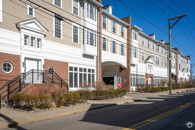 Building 03 - Seaside Village