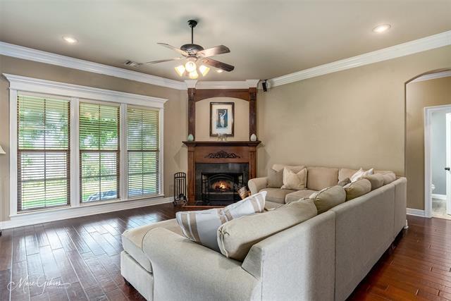 Photo - 244 Gloucester Dr