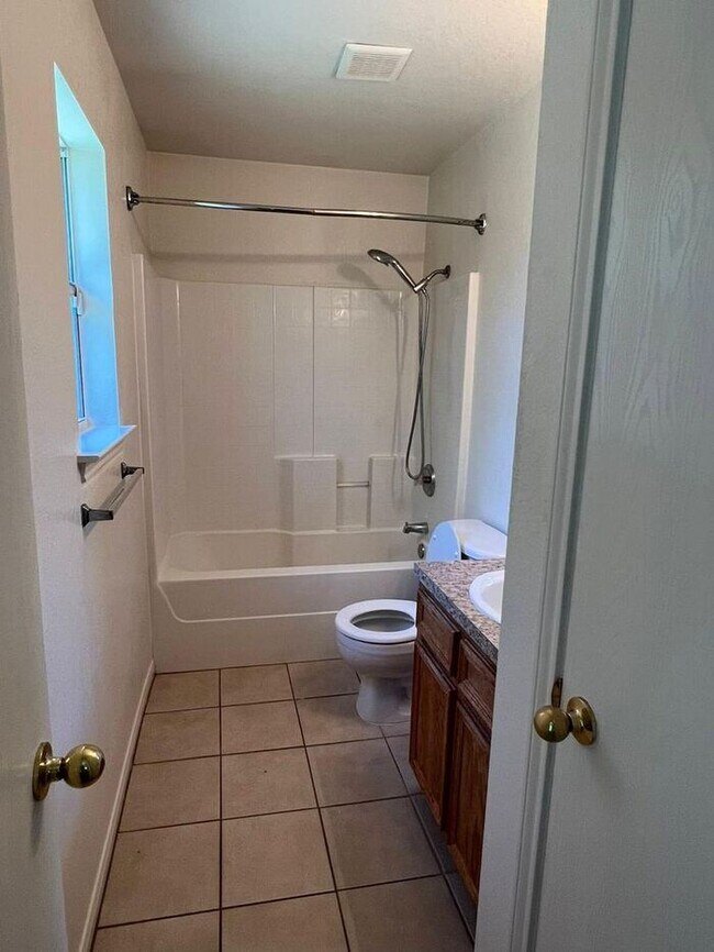 Cozy 3 Bedroom 2 Bathroom Duplex in Copper... Rental House Rental in