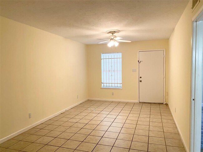 Photo - 1405 Shadowdale Dr Unit 65