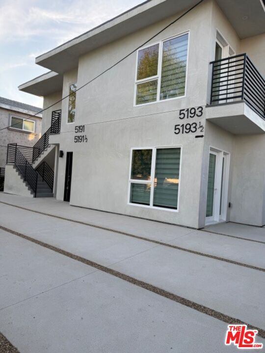 Photo - 5193-5193 Lindley Ave