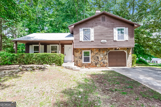 Photo - 1982 Woodlot Trail House