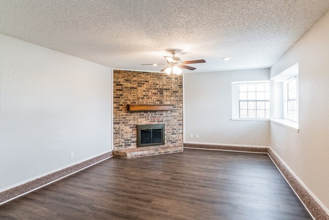 Photo - 4008 Shackelford Dr