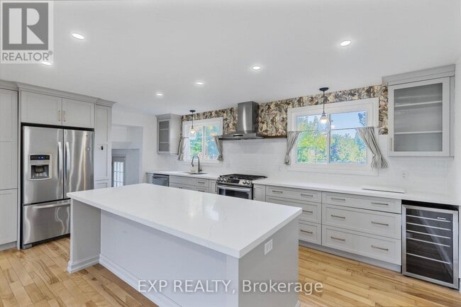 Photo - 474 Sandhill Ct