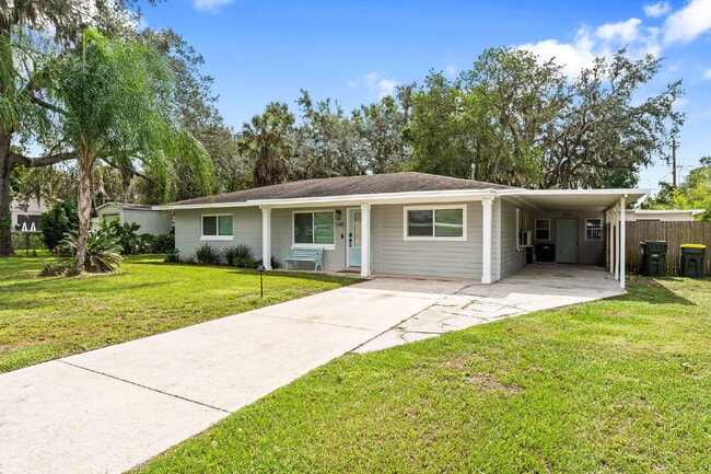 Photo - Charming 4-Bed with 2 Full Baths and Large Fenced-in Yard in the Heart of Clermont!