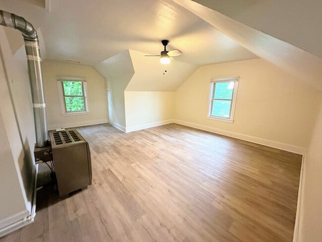 Photo - 1816 Wollmer St Unit Upper