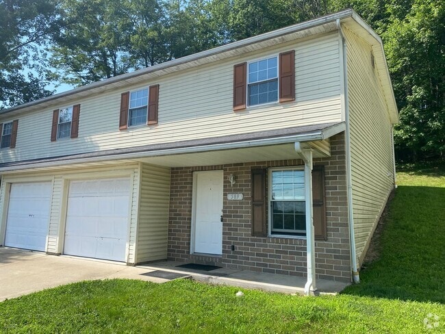 Building Photo - New Phila Duplex Unit 589 Ridge Ave Rental