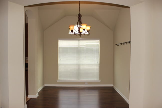 Photo - 2111 Springwood Dr