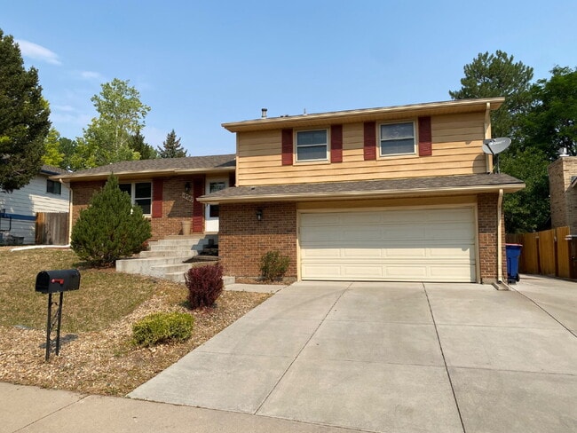 Building Photo - AVAILABLE July 11th!! Well Maintained Home in Seven Hills.