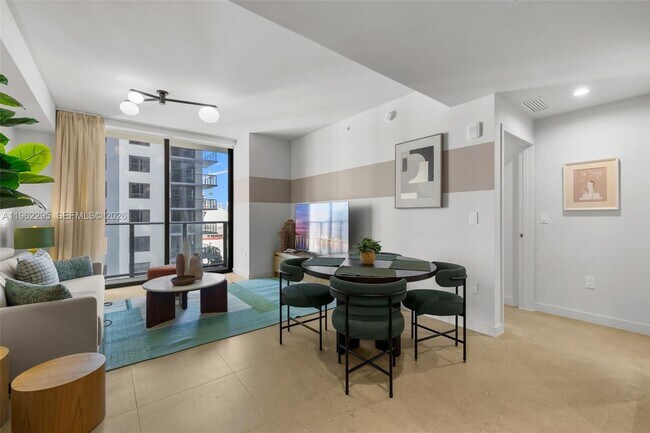 Photo - 11 NE 6th St Unidad 1611