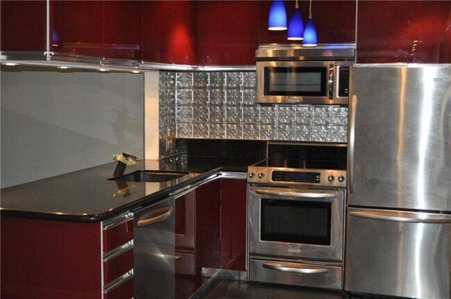 Photo - 615 NE 12th Ave Unit 306