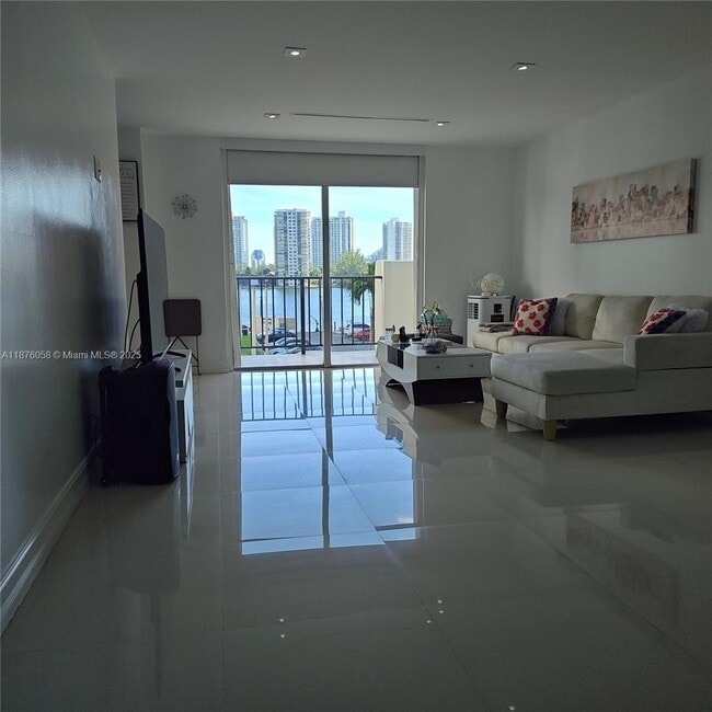 Photo - 2750 NE 183rd St Unit 301