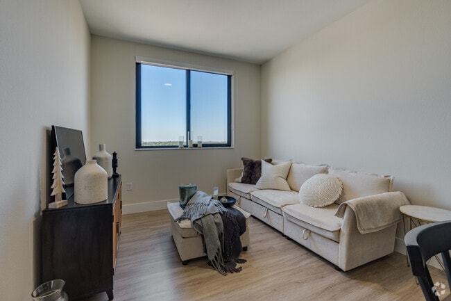 1BR, 1BA - 630SF - Living Room