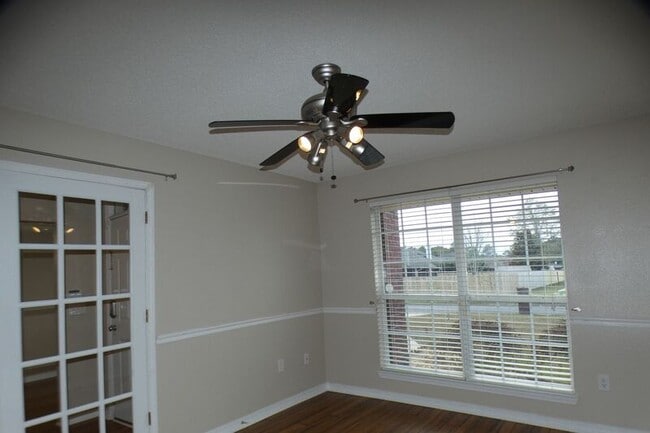 Photo - 4766 Thousand Oaks Blvd