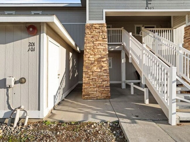 Building Photo - 6305F Chapel Hill Blvd Unit F101