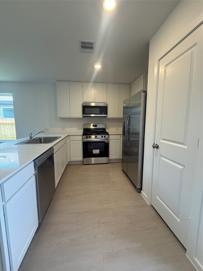 Photo - 1646 Golden Iris Dr