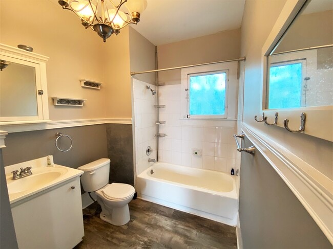 Photo - 1466 30th Ave N