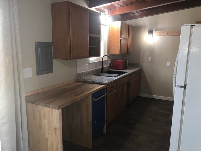 Photo - 471 Burlando Rd