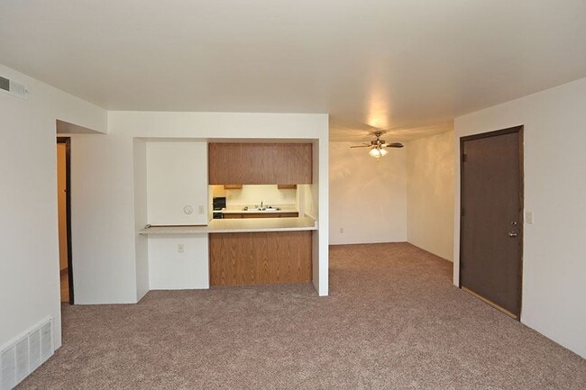 COURTYARD APARTMENTS