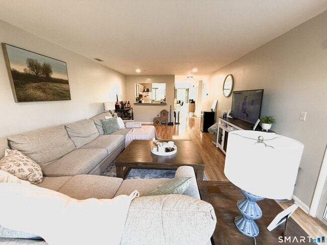 Photo - 204 Country Club Ct Unit 204