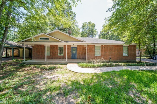 Building Photo - 327 Chateau Woods Pkwy Dr Rental