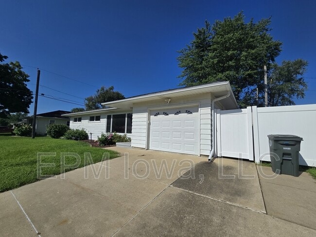 Building Photo - 2514 Saratoga Dr Rental