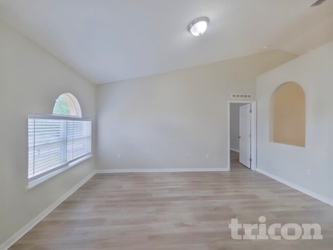 Photo - 921 Jayhil Dr