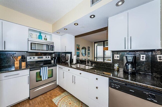 5541 PUERTA DEL SOL Blvd Unit 316