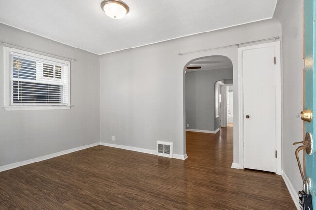 Photo - Chic French-ish Town-Cottage Unidad 7068 - 888