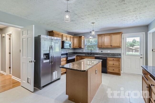 Photo - 130 Southwood Ct