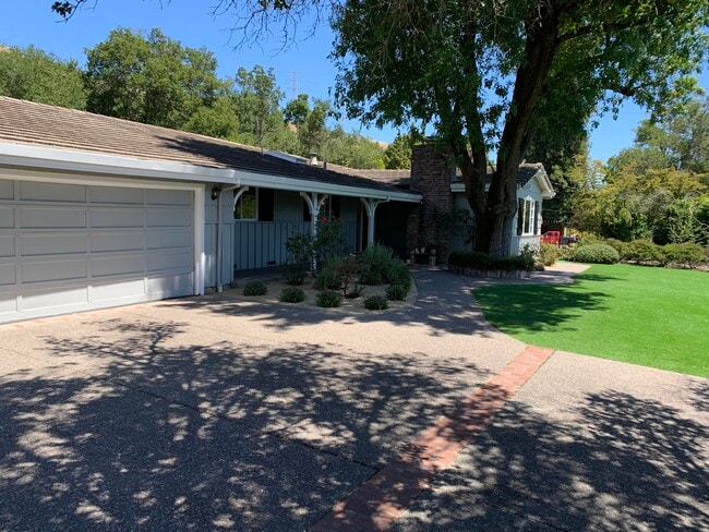 Building Photo - 261 Rheem Blvd Rental
