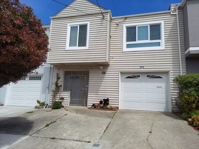 front of house - 382 Mangels Ave House