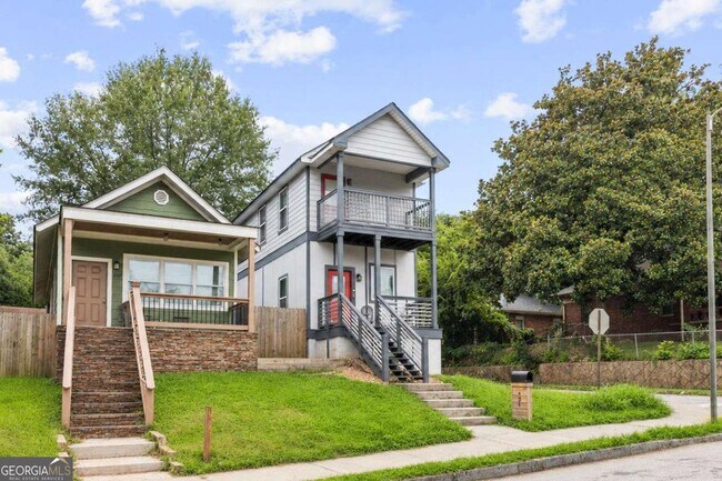 Photo - 494 Rockwell St SW