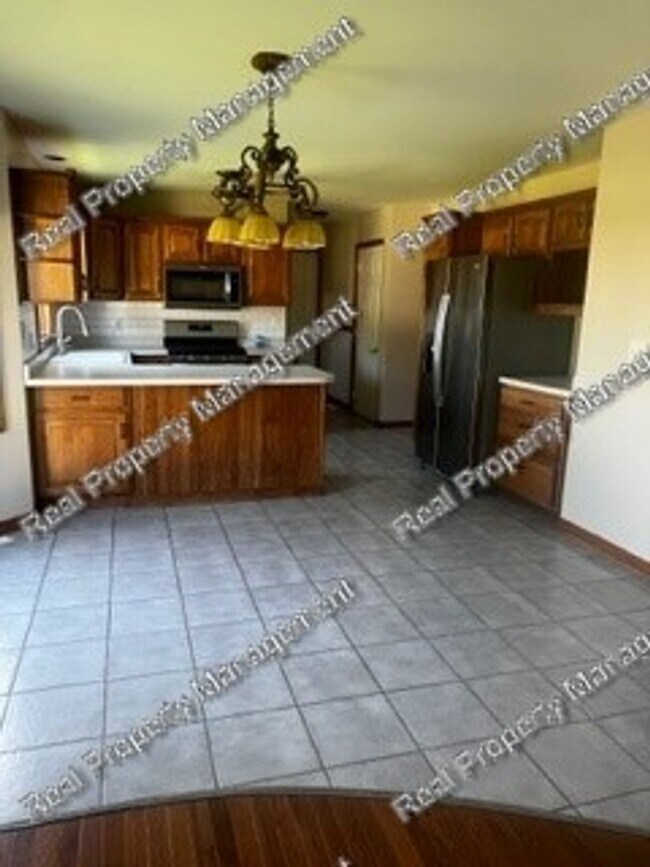 Photo - Four Bed SFH in Autumn Chase